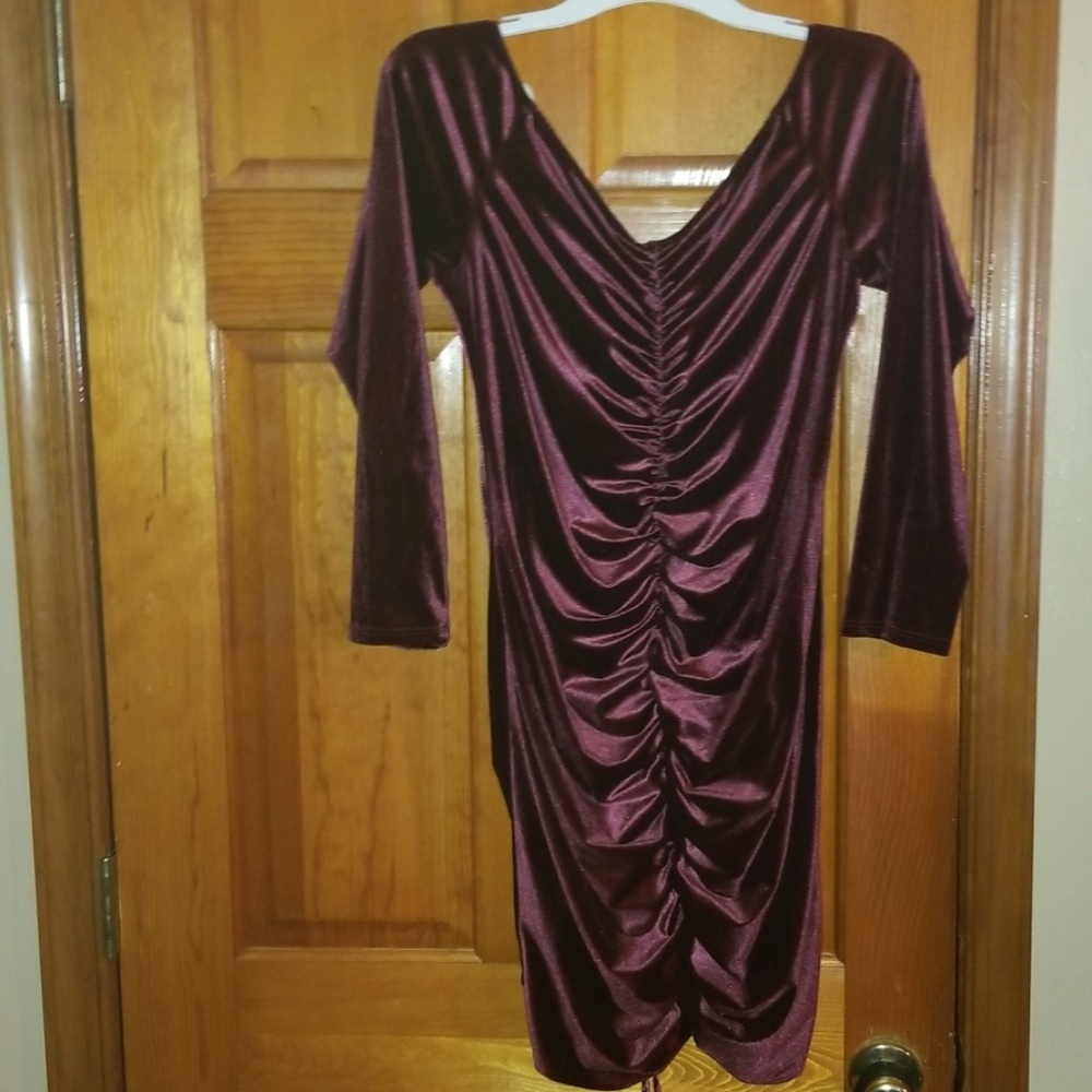 Clothes - Picture 3 of 4